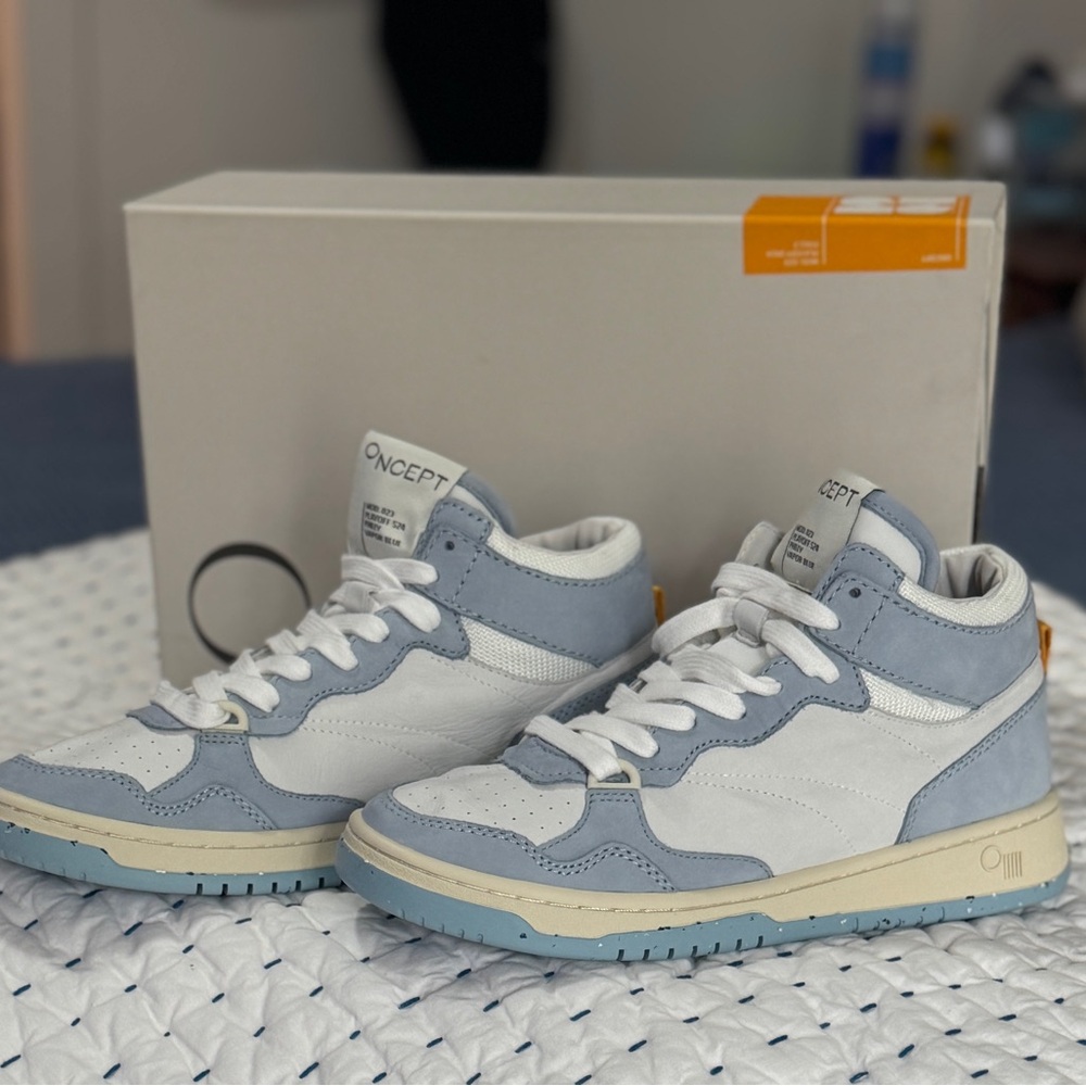 NWT ONCEPT Philly Mid-Top Blue and White Sneakers. Size 6.5 or 37 EU women’s.